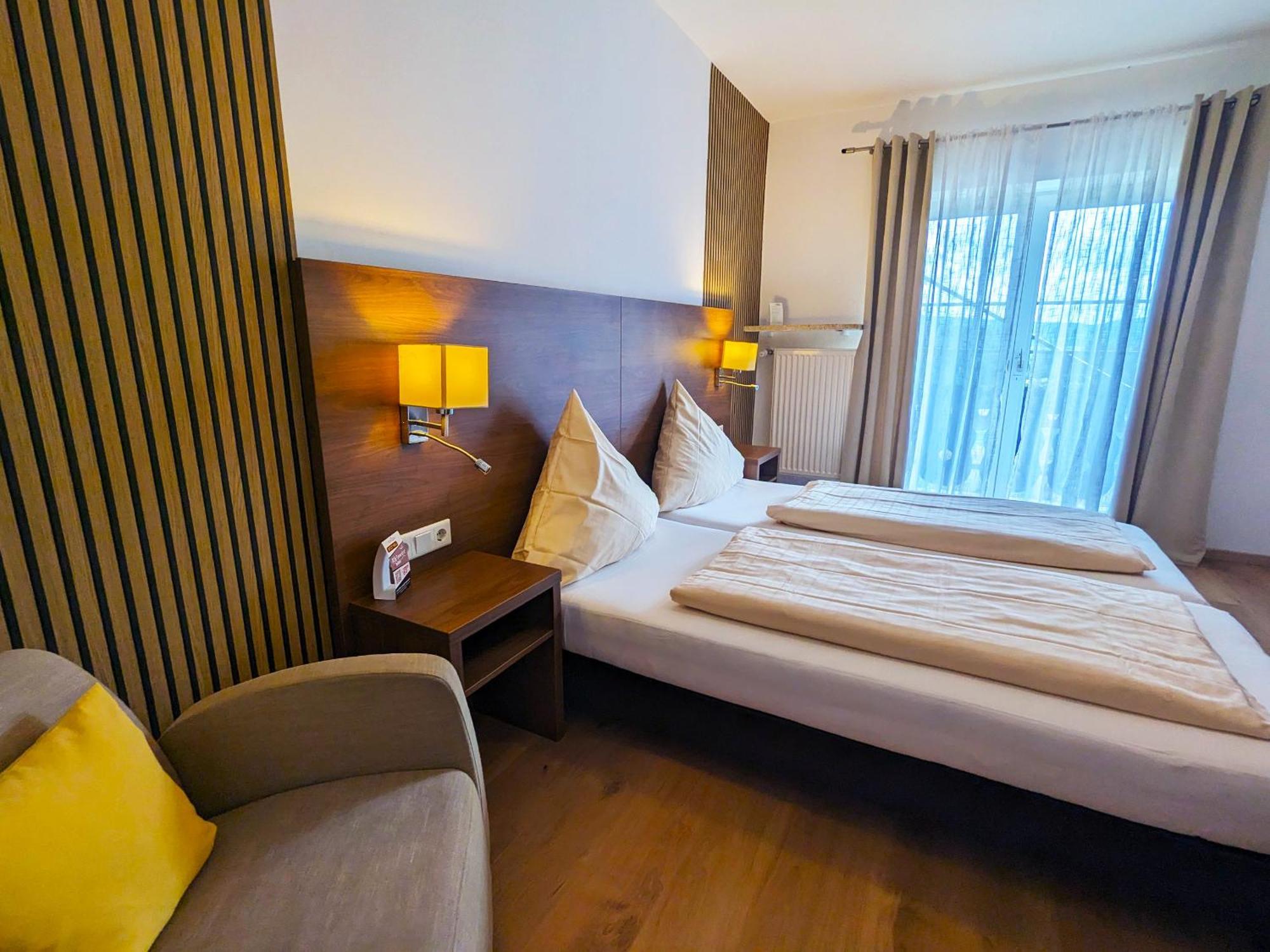 Hotel Berghof Wasserkuppe & Gaestehaus Fuldaquelle Gersfeld Chambre photo