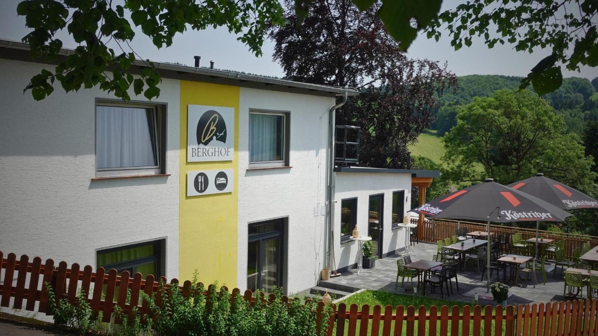 Hotel Berghof Wasserkuppe & Gaestehaus Fuldaquelle Gersfeld Extérieur photo