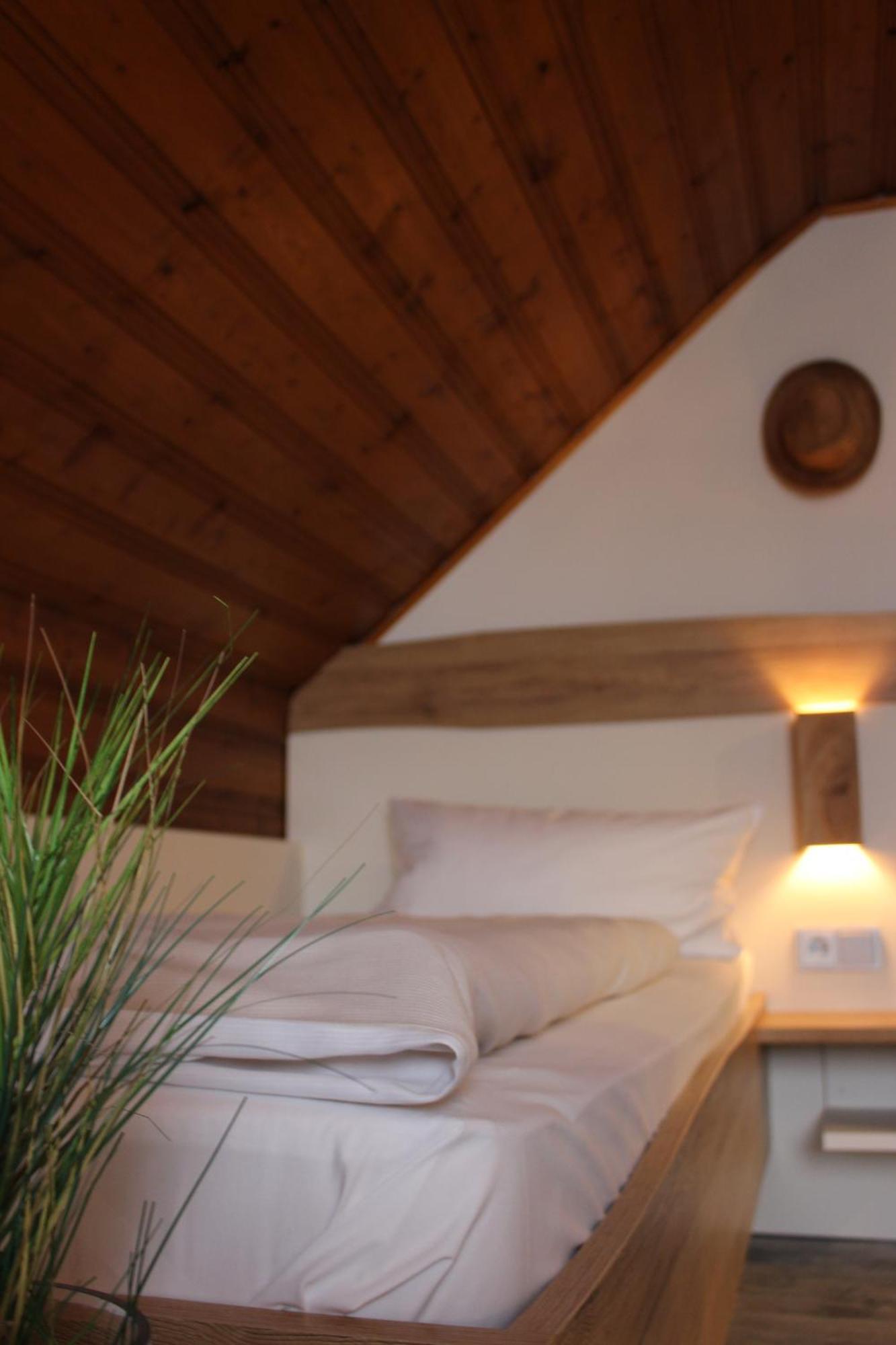 Hotel Berghof Wasserkuppe & Gaestehaus Fuldaquelle Gersfeld Extérieur photo